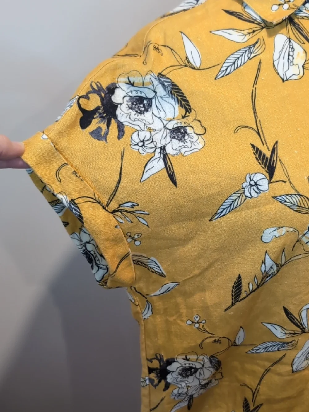 Simons Contemporaine Yellow Floral Shirt Dress - Picture 4 of 10